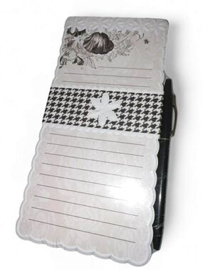 BNWT Carol Rose Garden Floral Cottage Magnetic Shopping Note Pad And Pen Set